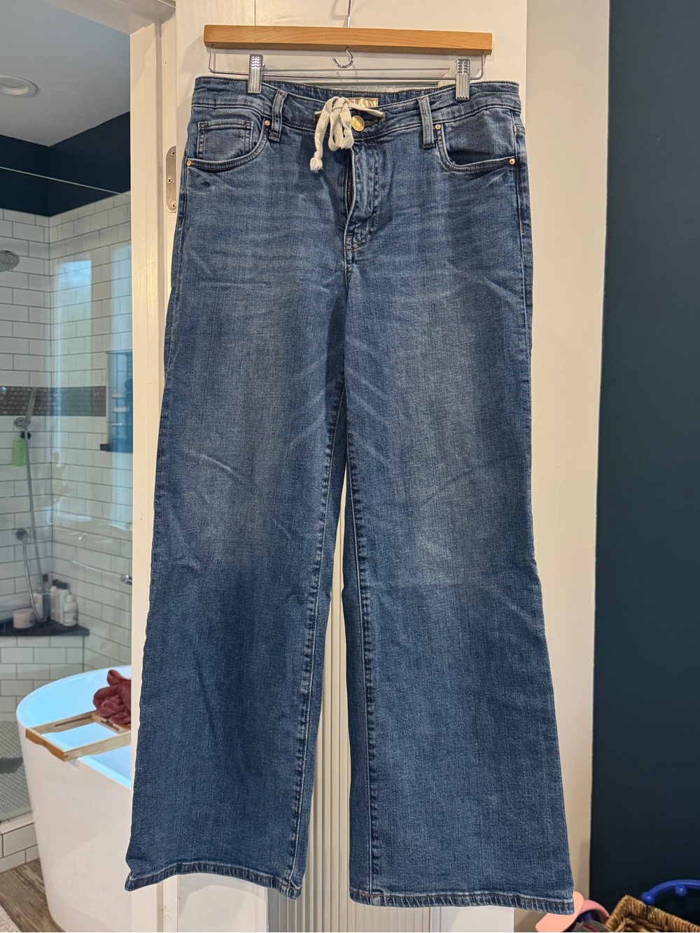 Kut from the Kloth Meg Wide Leg Drawstring Jeans - Size 6
